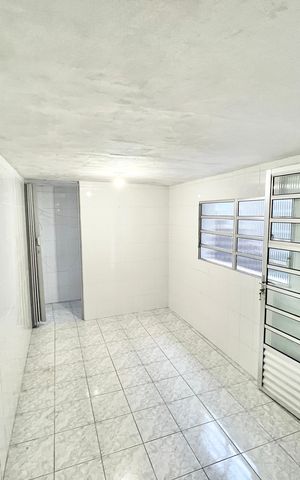 Casa à venda com 137m², 2 quartos e 2 vagas Casa à venda com 137m², 2 quartos e 2 vagasLavanderia