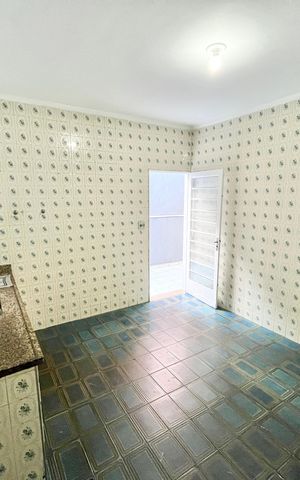 Casa à venda com 137m², 2 quartos e 2 vagas Casa à venda com 137m², 2 quartos e 2 vagasCozinha