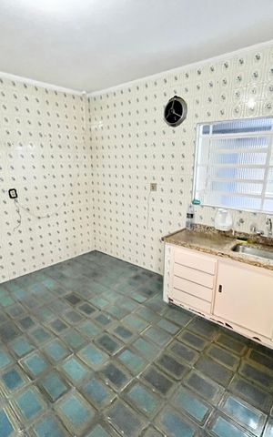 Casa à venda com 137m², 2 quartos e 2 vagas Casa à venda com 137m², 2 quartos e 2 vagasCozinha