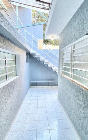 Casa à venda com 137m², 2 quartos e 2 vagas Casa à venda com 137m², 2 quartos e 2 vagasÁrea externa