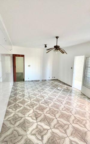 Casa à venda com 137m², 2 quartos e 2 vagas Casa à venda com 137m², 2 quartos e 2 vagasSala