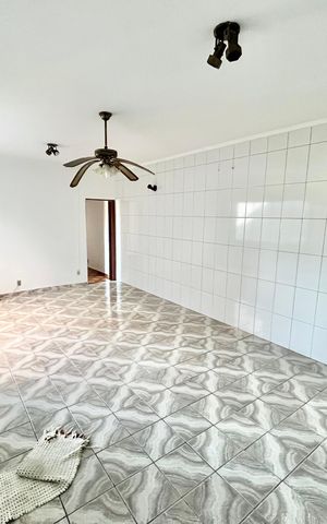 Casa à venda com 137m², 2 quartos e 2 vagas Casa à venda com 137m², 2 quartos e 2 vagasSala