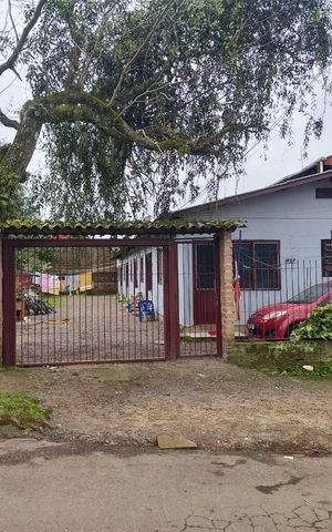 Casa para alugar com 35m², 1 quarto e 1 vaga Casa para alugar com 35m², 1 quarto e 1 vagaFachada