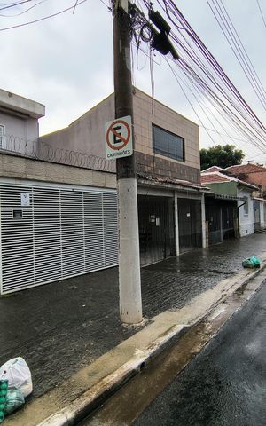 Casa à venda com 185m², 3 quartos e 2 vagas Casa à venda com 185m², 3 quartos e 2 vagasFachada