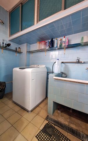 Casa à venda com 258m², 4 quartos e 3 vagas Casa à venda com 258m², 4 quartos e 3 vagasLavanderia