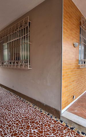Casa à venda com 258m², 4 quartos e 3 vagas Casa à venda com 258m², 4 quartos e 3 vagasQuintal