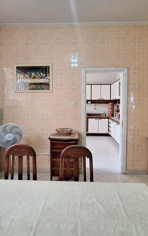 Casa à venda com 258m², 4 quartos e 3 vagas Casa à venda com 258m², 4 quartos e 3 vagasCopa