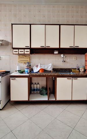 Casa à venda com 258m², 4 quartos e 3 vagas Casa à venda com 258m², 4 quartos e 3 vagasCozinha