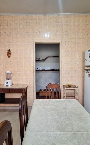 Casa à venda com 258m², 4 quartos e 3 vagas Casa à venda com 258m², 4 quartos e 3 vagasCopa