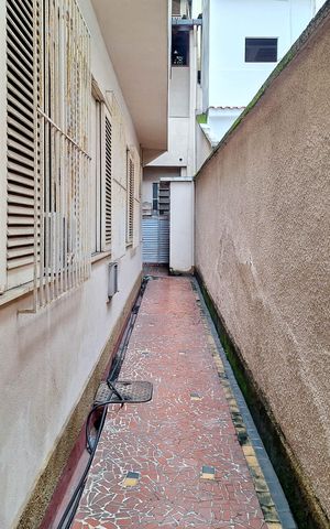Casa à venda com 258m², 4 quartos e 3 vagas Casa à venda com 258m², 4 quartos e 3 vagasQuintal