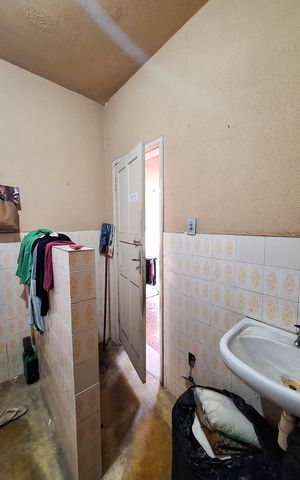 Casa à venda com 258m², 4 quartos e 3 vagas Casa à venda com 258m², 4 quartos e 3 vagasBanheiro de serviço