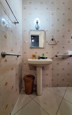 Casa à venda com 258m², 4 quartos e 3 vagas Casa à venda com 258m², 4 quartos e 3 vagasBanheiro da Suíte 1
