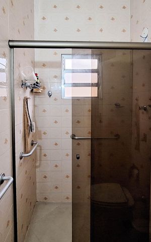 Casa à venda com 258m², 4 quartos e 3 vagas Casa à venda com 258m², 4 quartos e 3 vagasBanheiro da Suíte 1