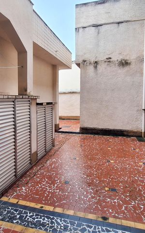 Casa à venda com 258m², 4 quartos e 3 vagas Casa à venda com 258m², 4 quartos e 3 vagasÁrea de Serviço