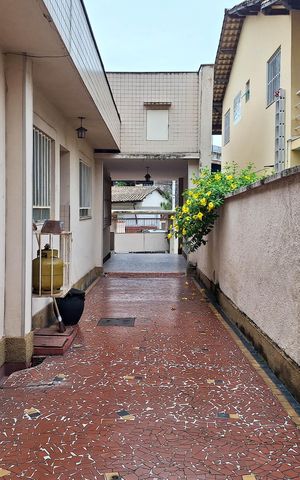 Casa à venda com 258m², 4 quartos e 3 vagas Casa à venda com 258m², 4 quartos e 3 vagasQuintal