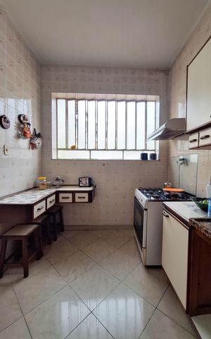 Casa à venda com 258m², 4 quartos e 3 vagas Casa à venda com 258m², 4 quartos e 3 vagasCozinha