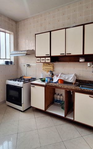 Casa à venda com 258m², 4 quartos e 3 vagas Casa à venda com 258m², 4 quartos e 3 vagasCozinha