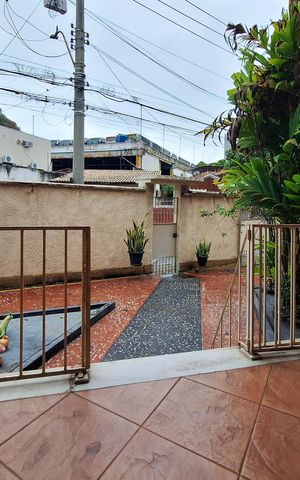 Casa à venda com 258m², 4 quartos e 3 vagas Casa à venda com 258m², 4 quartos e 3 vagasQuintal