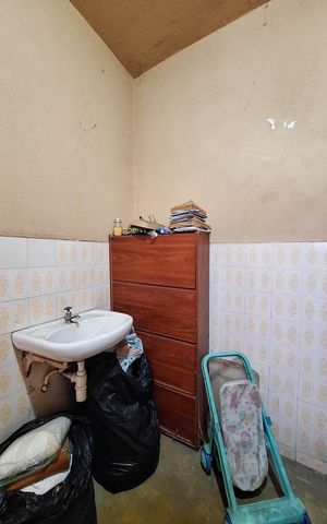 Casa à venda com 258m², 4 quartos e 3 vagas Casa à venda com 258m², 4 quartos e 3 vagasBanheiro de serviço