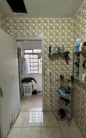Casa à venda com 320m², 3 quartos e 2 vagas Casa à venda com 320m², 3 quartos e 2 vagasBanheiro