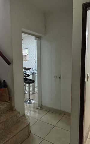 Casa à venda com 320m², 3 quartos e 2 vagas Casa à venda com 320m², 3 quartos e 2 vagasCorredor