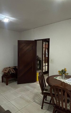 Casa à venda com 320m², 3 quartos e 2 vagas Casa à venda com 320m², 3 quartos e 2 vagasSuite