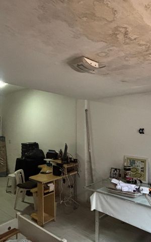 Casa à venda com 320m², 3 quartos e 2 vagas Casa à venda com 320m², 3 quartos e 2 vagasSala de Tv