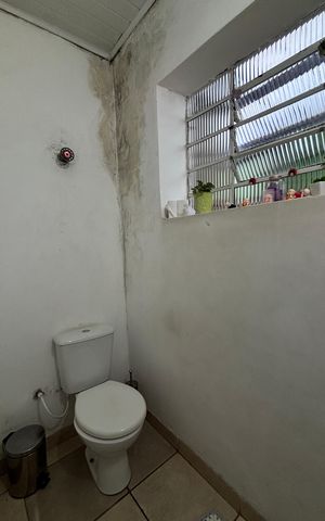 Casa à venda com 320m², 3 quartos e 2 vagas Casa à venda com 320m², 3 quartos e 2 vagasLavabo