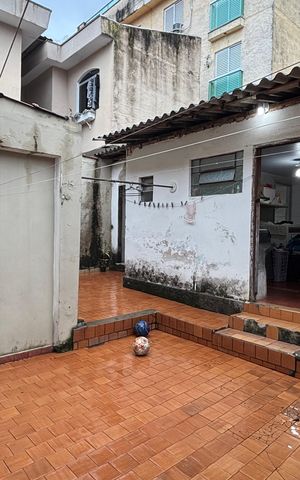 Casa à venda com 320m², 3 quartos e 2 vagas Casa à venda com 320m², 3 quartos e 2 vagasQuintal