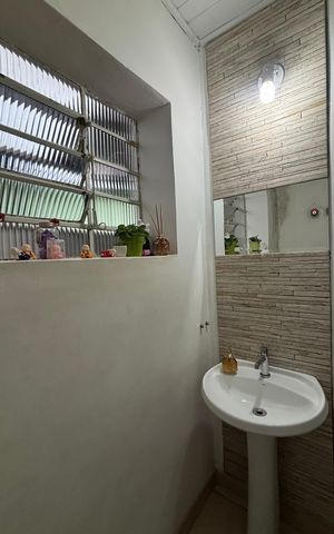 Casa à venda com 320m², 3 quartos e 2 vagas Casa à venda com 320m², 3 quartos e 2 vagasLavabo