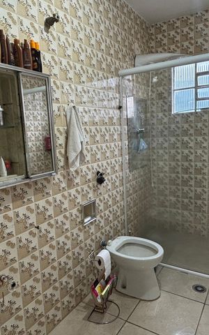 Casa à venda com 320m², 3 quartos e 2 vagas Casa à venda com 320m², 3 quartos e 2 vagasBanheiro