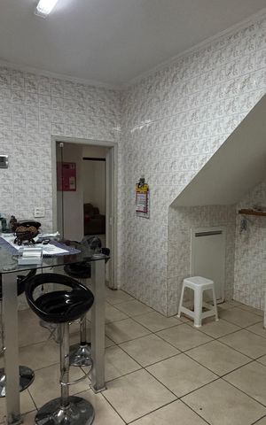 Casa à venda com 320m², 3 quartos e 2 vagas Casa à venda com 320m², 3 quartos e 2 vagasCozinha