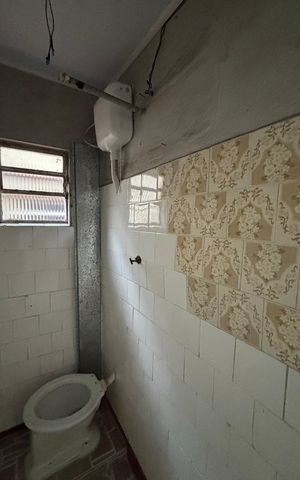 Casa à venda com 320m², 3 quartos e 2 vagas Casa à venda com 320m², 3 quartos e 2 vagasÁrea de Serviço - Banheiro