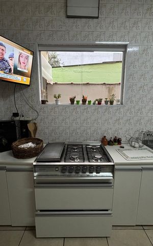 Casa à venda com 320m², 3 quartos e 2 vagas Casa à venda com 320m², 3 quartos e 2 vagasCozinha