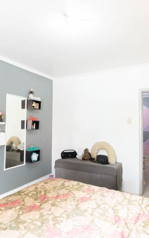 Casa à venda com 242m², 4 quartos e 3 vagas
