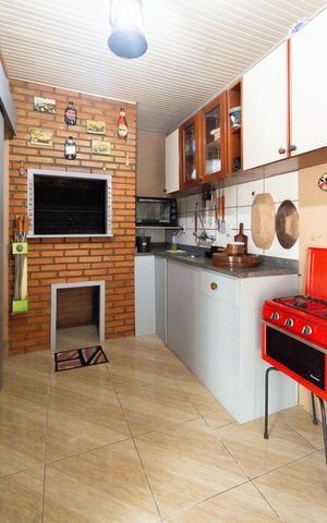 Casa à venda com 242m², 4 quartos e 3 vagas