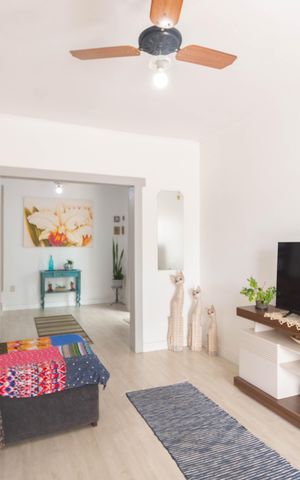 Casa à venda com 242m², 4 quartos e 3 vagas