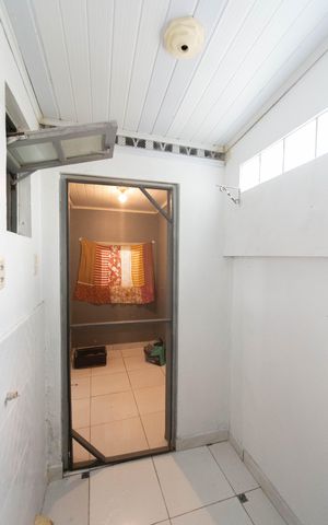 Casa à venda com 242m², 4 quartos e 3 vagas