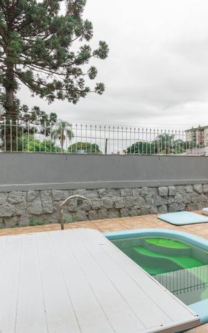 Casa à venda com 242m², 4 quartos e 3 vagas