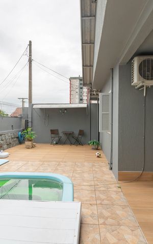 Casa à venda com 242m², 4 quartos e 3 vagas