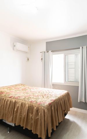 Casa à venda com 242m², 4 quartos e 3 vagas