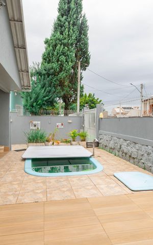 Casa à venda com 242m², 4 quartos e 3 vagas