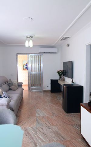 Casa à venda com 240m², 4 quartos e 3 vagasSala