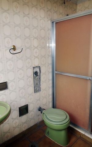 Casa à venda com 240m², 4 quartos e 3 vagasBanheiro da Suíte 4