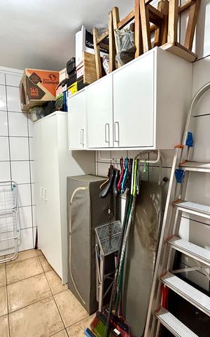 Casa à venda com 175m², 3 quartos e 2 vagas Casa à venda com 175m², 3 quartos e 2 vagasÁrea de Serviço