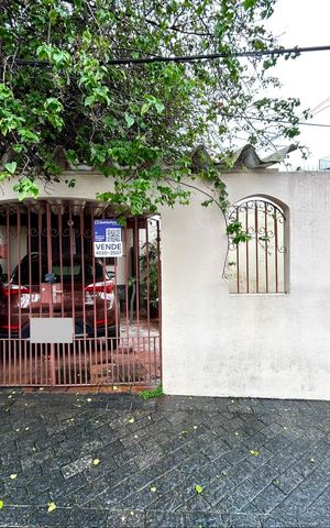 Casa à venda com 175m², 3 quartos e 2 vagas Casa à venda com 175m², 3 quartos e 2 vagasPlaca instalada na fachada do Imóvel