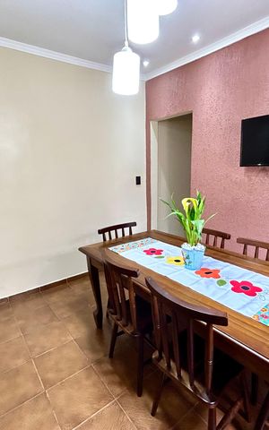 Casa à venda com 175m², 3 quartos e 2 vagas Casa à venda com 175m², 3 quartos e 2 vagasCopa