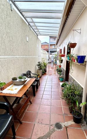 Casa à venda com 175m², 3 quartos e 2 vagas Casa à venda com 175m², 3 quartos e 2 vagasQuintal