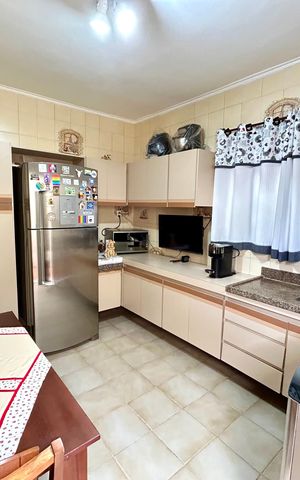 Casa à venda com 175m², 3 quartos e 2 vagas Casa à venda com 175m², 3 quartos e 2 vagasCozinha