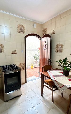 Casa à venda com 175m², 3 quartos e 2 vagas Casa à venda com 175m², 3 quartos e 2 vagasCozinha